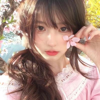 两个月亮 封面
