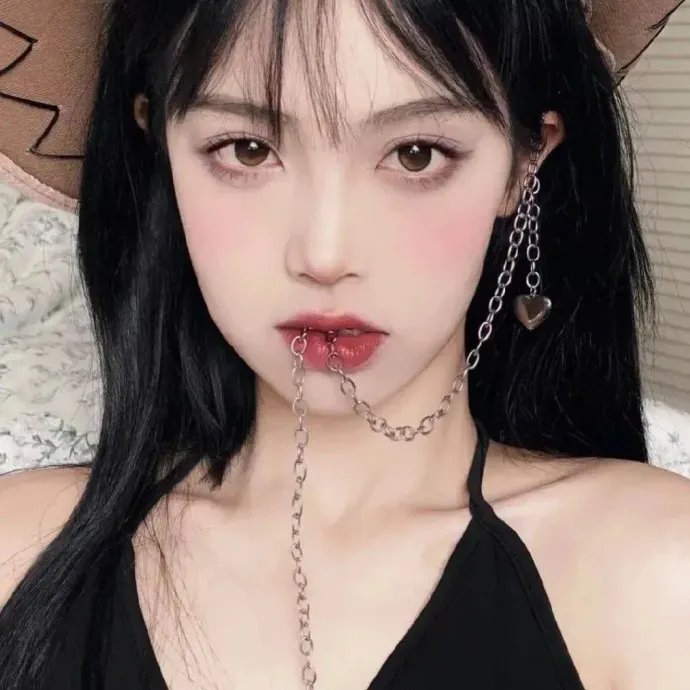 山村姐妹 封面